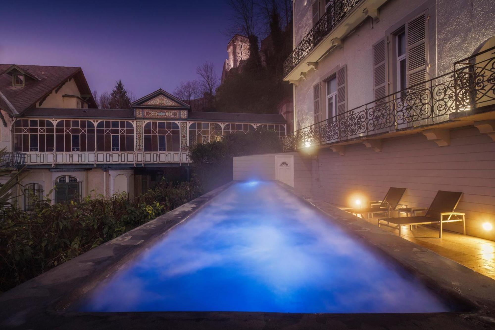 Belfry & Spa By Ligne St Barth Lourdes Esterno foto The thermal pool at the Hotel de la Reine